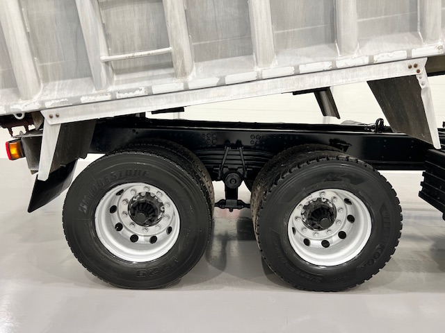 Scania R410 8×4 Sleeper Cab Bulk Tipper