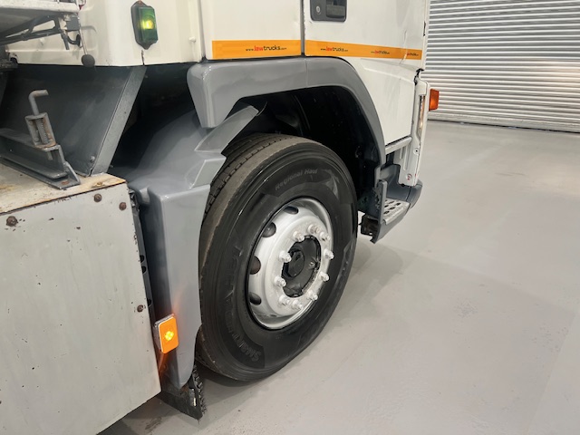 Volvo FM9 300 19000 Litre Fuel Tanker