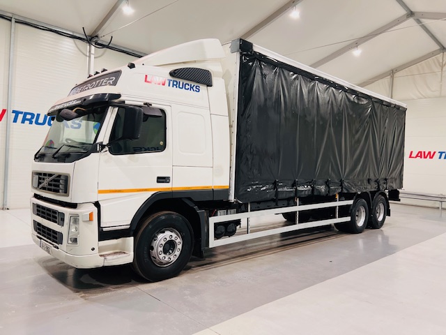 Volvo FM9 260 10 Tyre Sleeper Cab Curtainsider