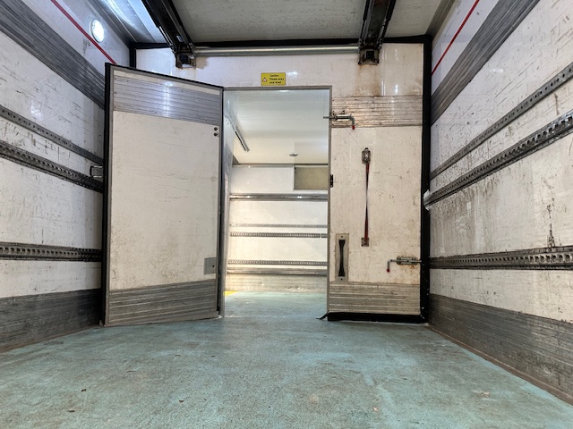 Mercedes Axor 1824 Day Cab Box Van