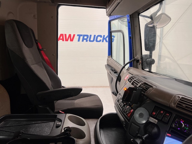 DAF CF75 310 Day Cab Dropside Brick Grab