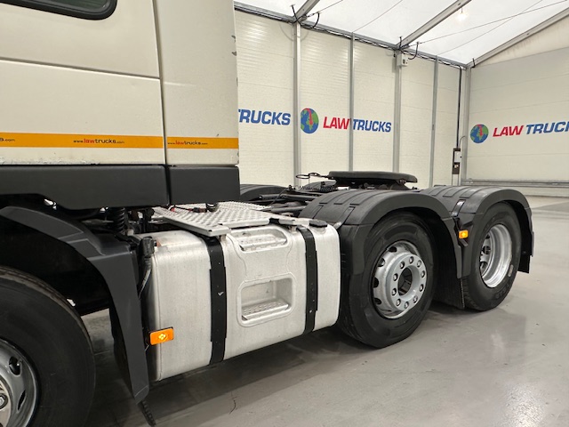 Volvo FM 450 6×2 Midlift Tractor Unit