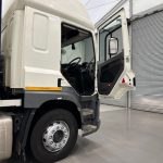 DAF CF 330 6×2 Rear Lift Sleeper Cab Curtainsider - thumbnail