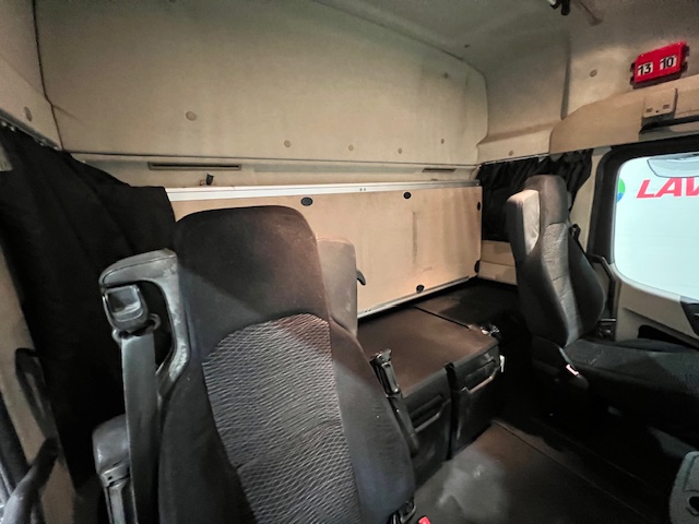 Mercedes Actros 2545 6×2 Midlift Tractor Unit