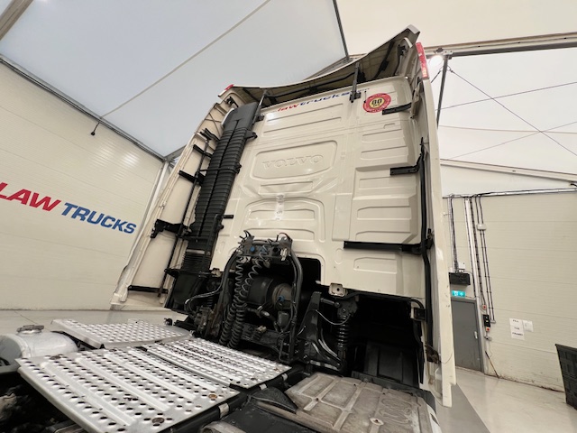 Volvo FH 460 6×2 Midlift Tractor Unit