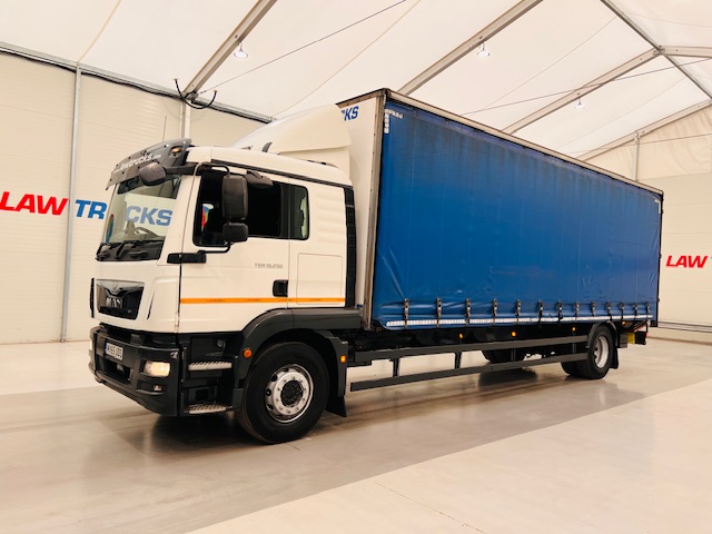 MAN TGM 18.250 Sleeper Cab Curtainsider