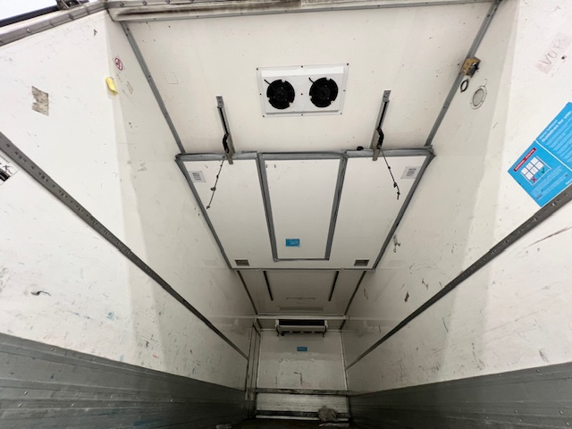 Mercedes Actros 1824 4×2 Sleeper Cab Fridge Box