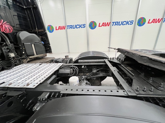 Volvo FH16 750 6×2 Midlift Tractor Unit