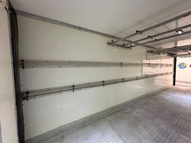 MAN TGS 26.360 6×2 Sleeper Cab Insulated Box Van