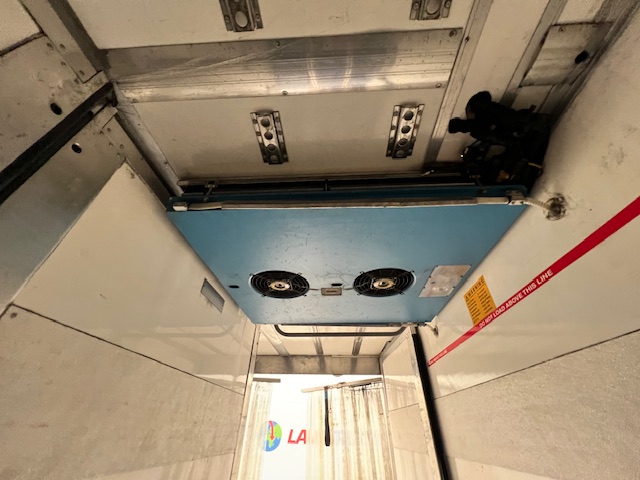 Mercedes Actros 2532 6×2 Rear Lift Day Cab Fridge Box