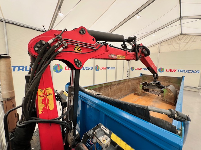Volvo FM 460 8×4 Steel Tipper Grab