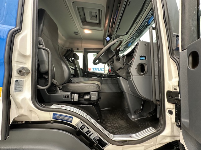 Scania P250 4×2 Sleeper Cab Fridge Box