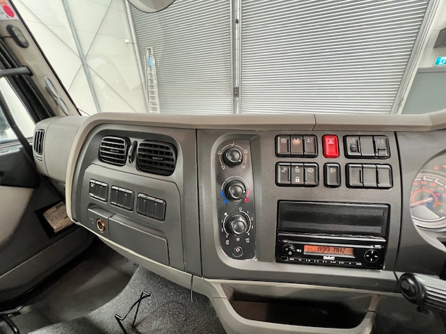 DAF LF 260 4×2 Rest Cab Tractor Unit
