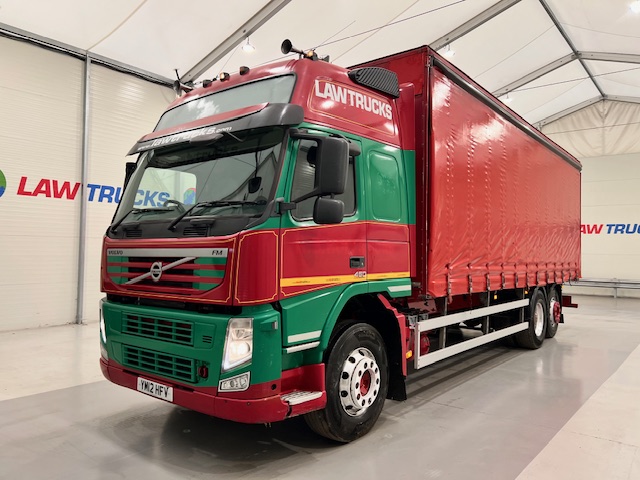 Volvo FM 450 6×2 Sleeper Cab Curtainsider
