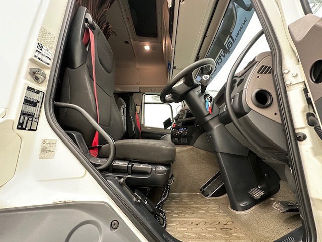 DAF CF 340 6×2 Sleeper Cab Rear Lift Dropside