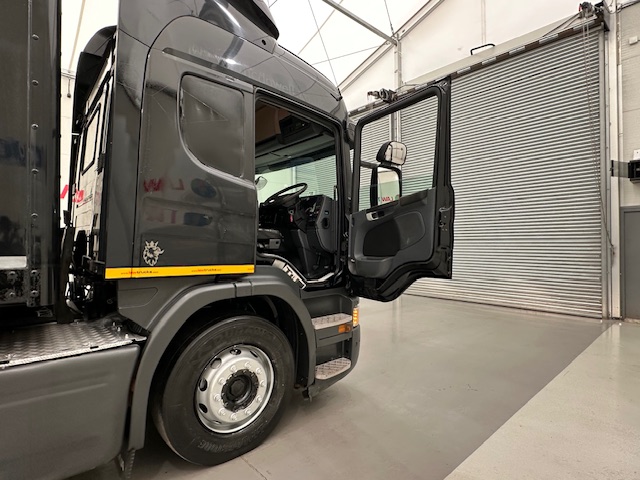 Scania P280 4×2 Sleeper Cab Box Van