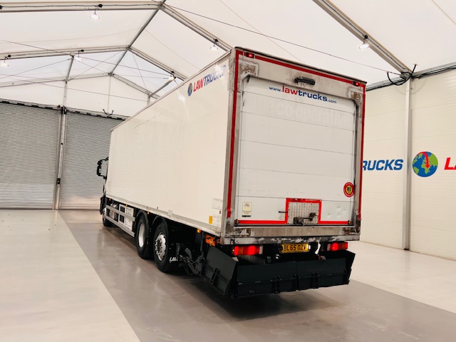 Iveco Stralis 310 AT 6×2 Fridge Box