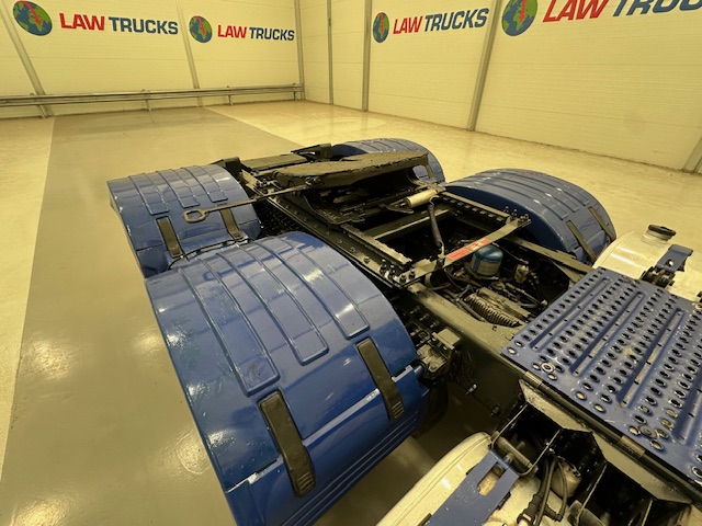 Volvo FH 500 Euro 5 6×2 Tractor Unit Safari Edition