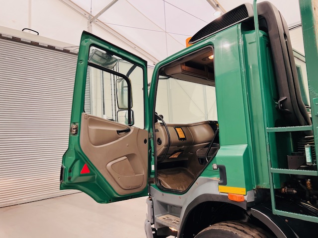 DAF CF75 310 Rear Lift Day Cab Dropside Brick Grab