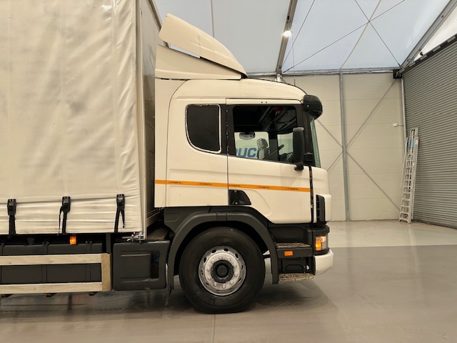Scania P94 230 Sleeper Cab Curtainsider