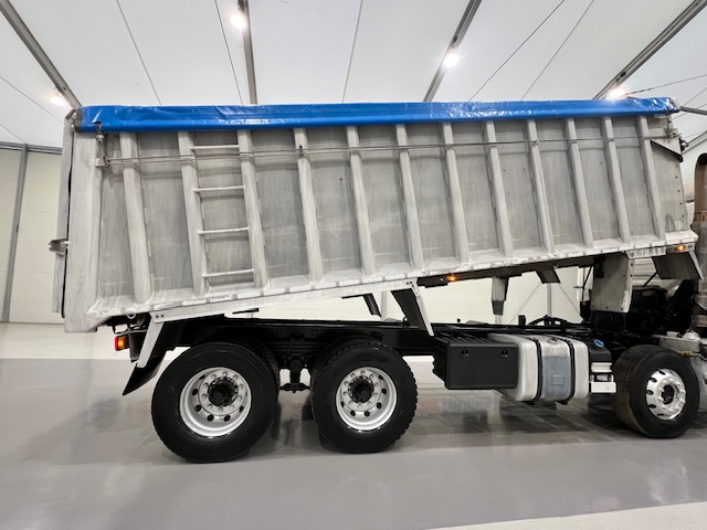 Scania R410 8×4 Sleeper Cab Bulk Tipper