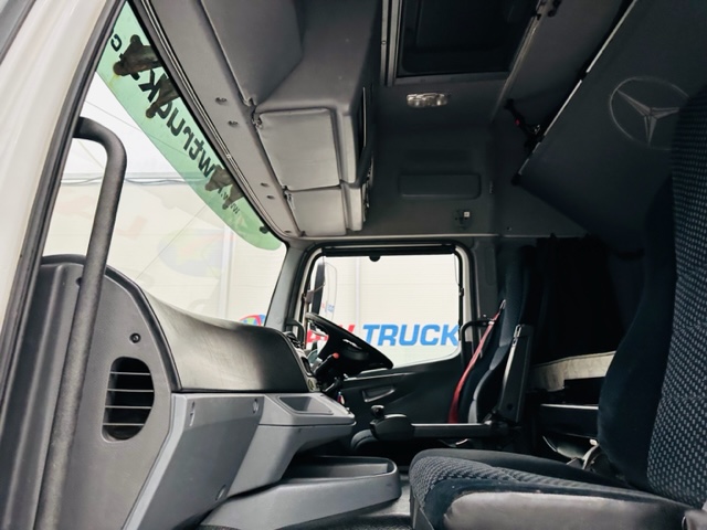 Mercedes 2543 6×2 10 Tyre Rear Lift Sleeper Cab Box Van