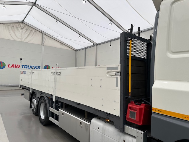 DAF CF 440 6×2 Sleeper Cab Dropside Drawbar Spec