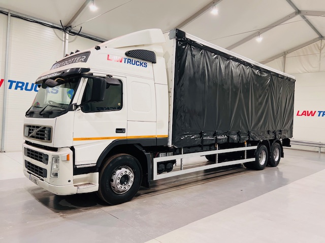 Volvo FM9 260 10 Tyre Sleeper Cab Curtainsider