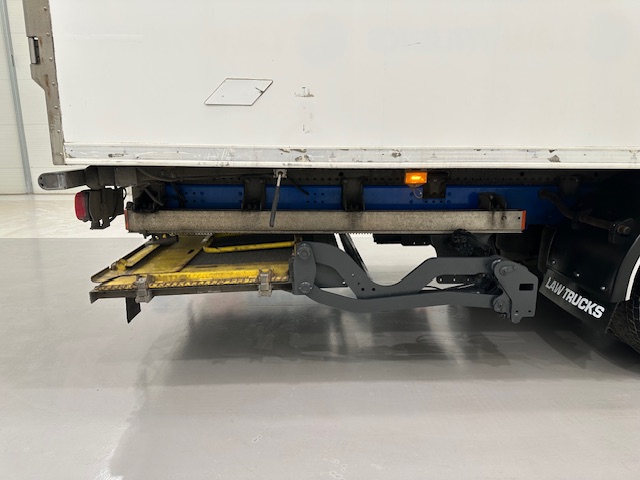 Scania P250 4×2 Sleeper Cab Fridge Box
