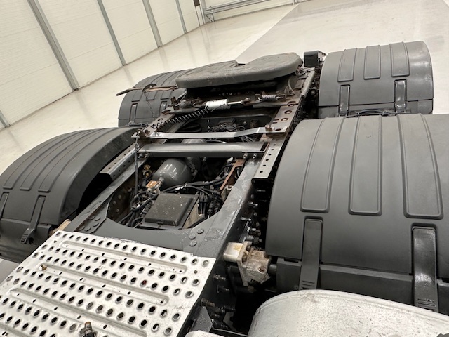 Volvo FM 450 6×2 Midlift Tractor Unit