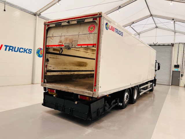 Iveco Stralis 310 AT Euro 6 6×2 Box Van