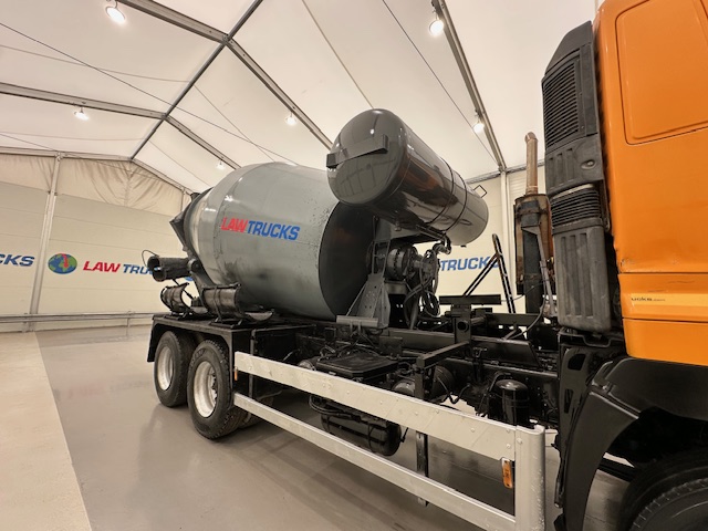 Hino 700 3241 8×4 Cement Mixer