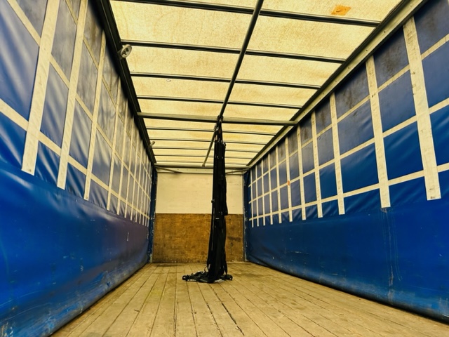 Mercedes Actros 1824 Day Cab Curtainsider
