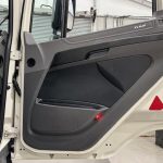DAF CF 330 6×2 Rear Lift Sleeper Cab Curtainsider - thumbnail