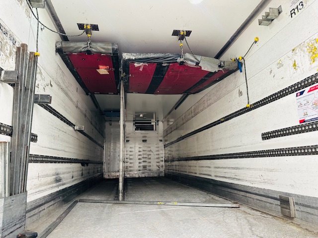 DAF CF 290 6×2 Rear Steer Fridge Box