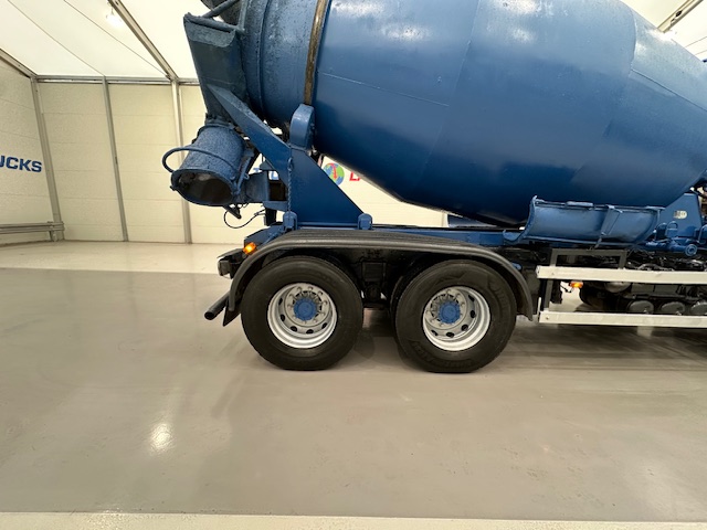 Hino 700 4123 8×4 Cement Mixer