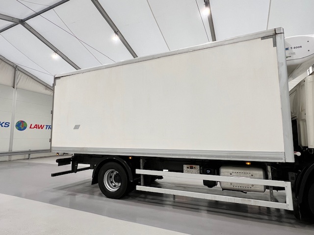 DAF CF 260 4×2 Day Cab Fridge Box