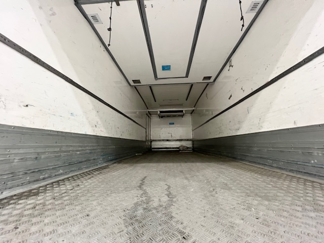 Mercedes Actros 1824 4×2 Sleeper Cab Fridge Box