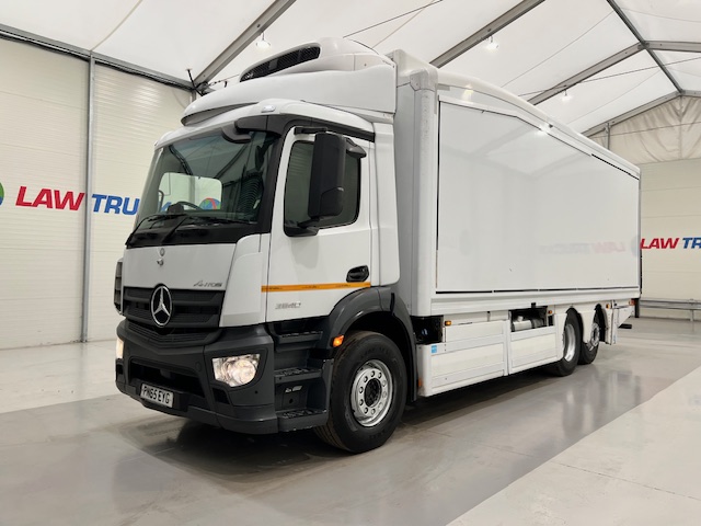 Mercedes Antos 2540 6×2 Rear Lift Day Cab Fridge Box