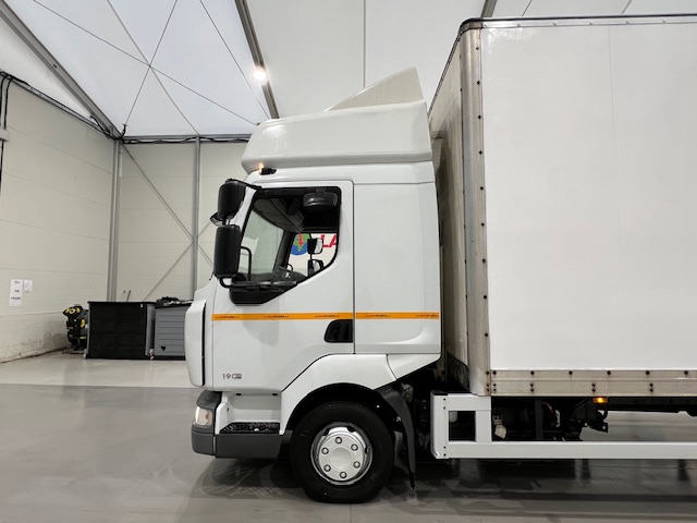 Renault Midlum 190 Sleeper Cab Box Van
