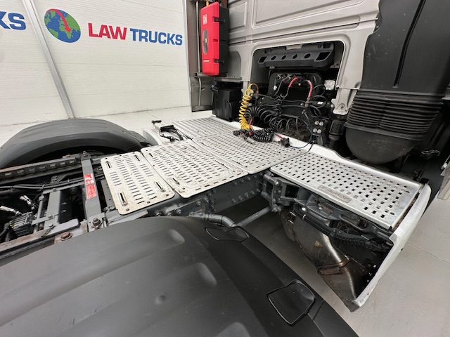DAF XF 530 6×2 Midlift Tractor Unit