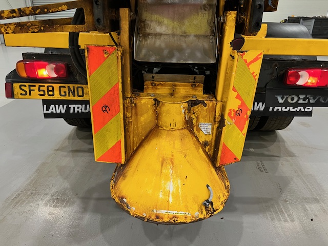 Volvo FE 240 4×2 Day Cab Gritter