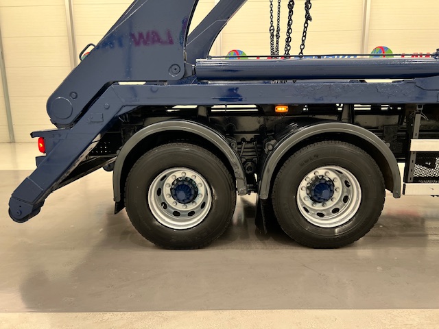 Scania P370 8×4 Sleeper Cab Skip Loader