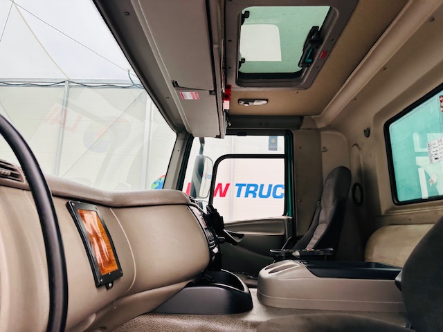 DAF CF75 310 Day Cab Dropside Brick Grab