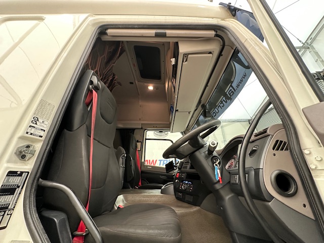 DAF CF 340 6×2 Sleeper Cab Rear Lift Dropside