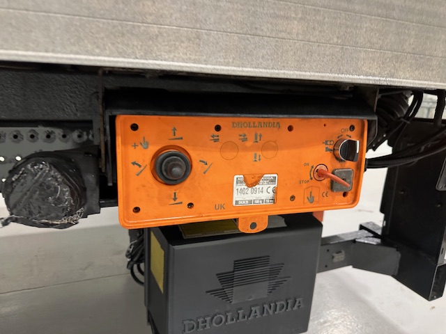 Volvo FL 240 4×2 Day Cab Box Van