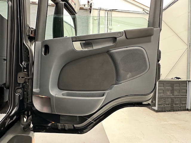 Scania P280 4×2 Sleeper Cab Box Van
