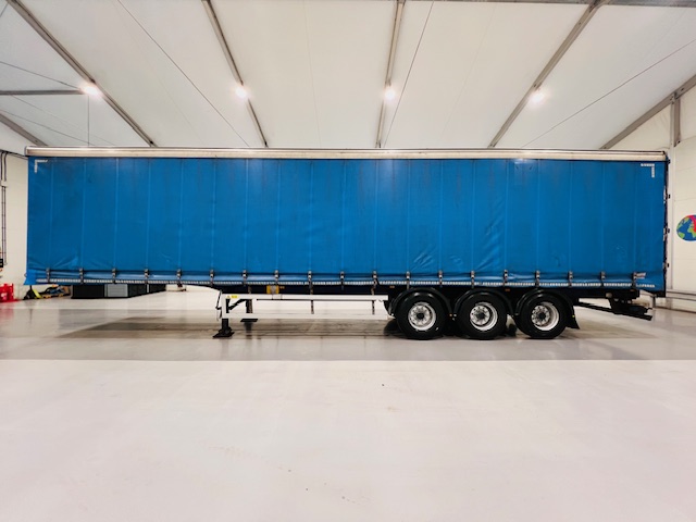 SDC Tri Axle Curtainsider Trailer