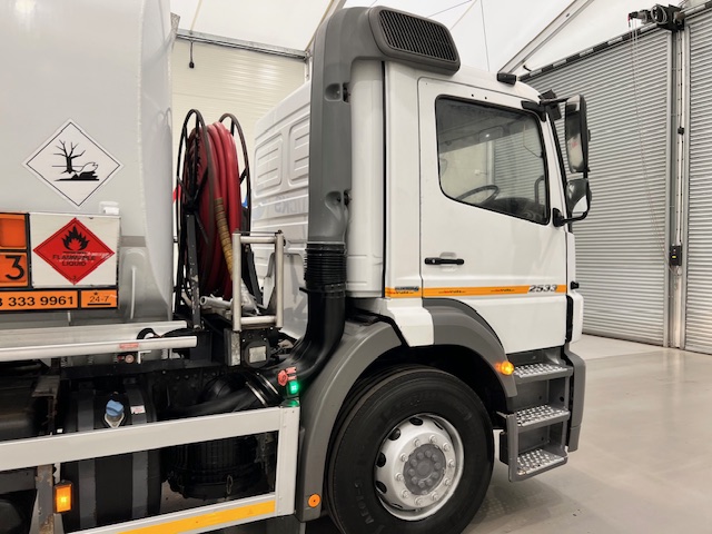 Mercedes Axor 2533 6×2 20000 Litre Tanker
