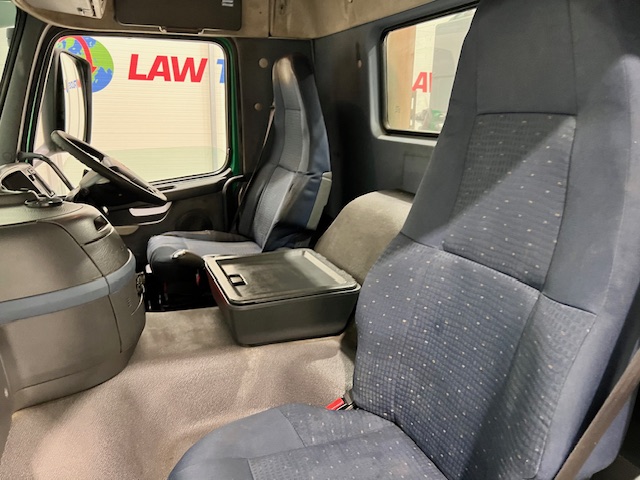 Volvo FM 400 8×4 Day Cab Tipper